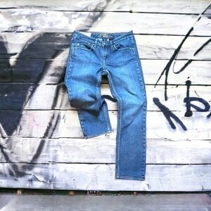 House of Dereon Women’s Skinny Medium Wash Stretch Jeans - Size 30